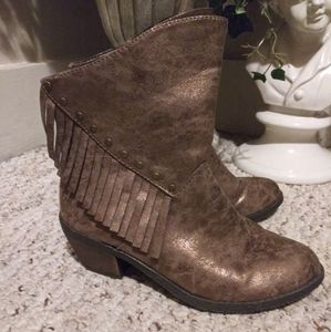 Eo5 Details about / NWT Stevies Girls Taupe YEEHAW Perforated Western Cowgirl Boot Size 6
